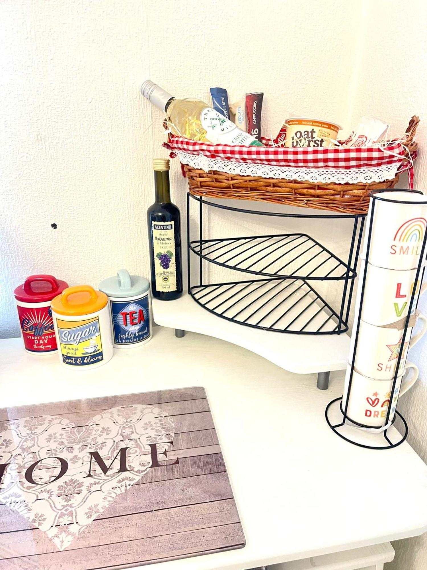 לונדון Happy Place With Kitchenette- Female Only מראה חיצוני תמונה